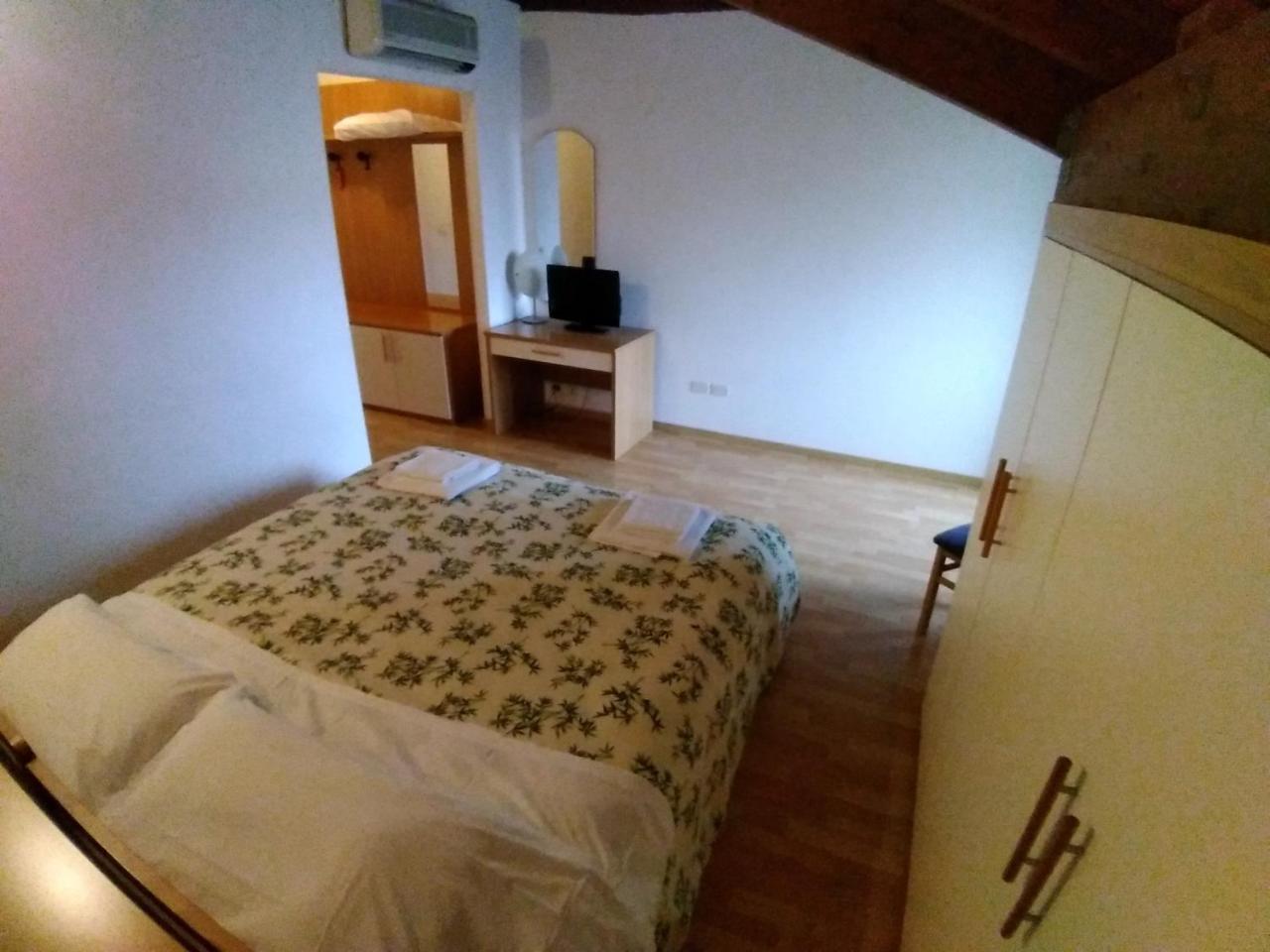 Hotel Oasi มูเจีย ภายนอก รูปภาพ