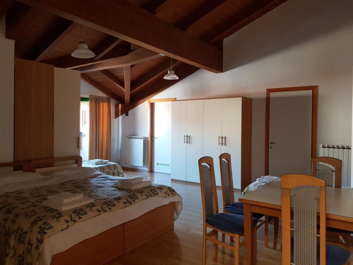 Hotel Oasi มูเจีย ภายนอก รูปภาพ